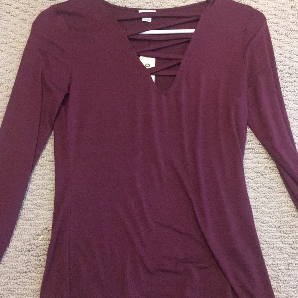 Long sleeve soft t-shirt with detail in neck